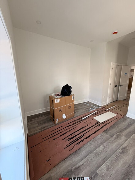 Building Photo - 321 Jefferson Ave