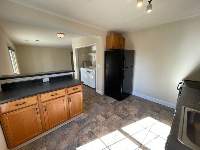 Building Photo - Three Bedroom Condo Available at the Villas of Southern Ridge!