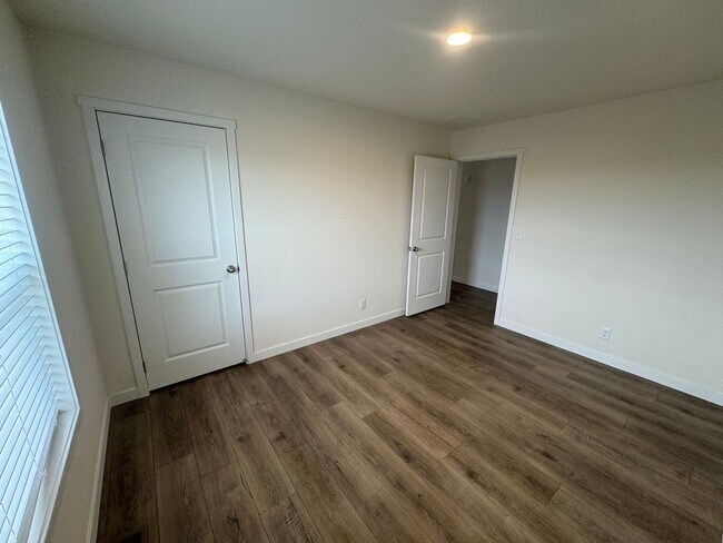 Building Photo - 315 Gerdes Ave