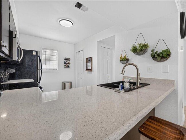 Building Photo - 354 Billfish Ave