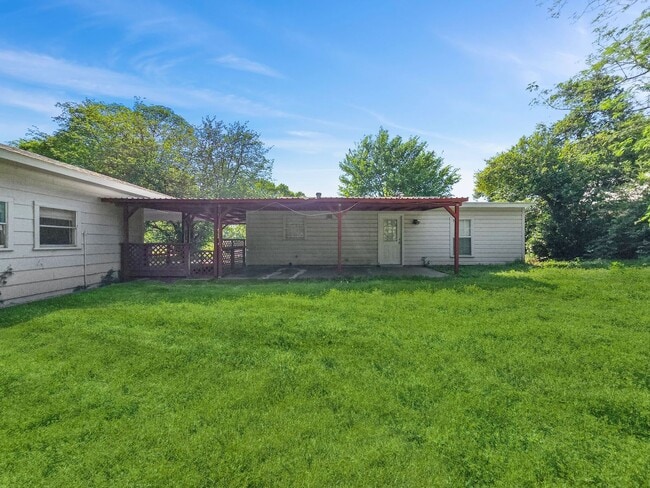 Building Photo - Coming Soon! 3 BR/2BA | Newly Renovated Single Family Home | 1-Car Garage Parking | In Weatherford!