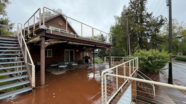 Building Photo - Beautiful Downtown House w/Inlet Views! Av...