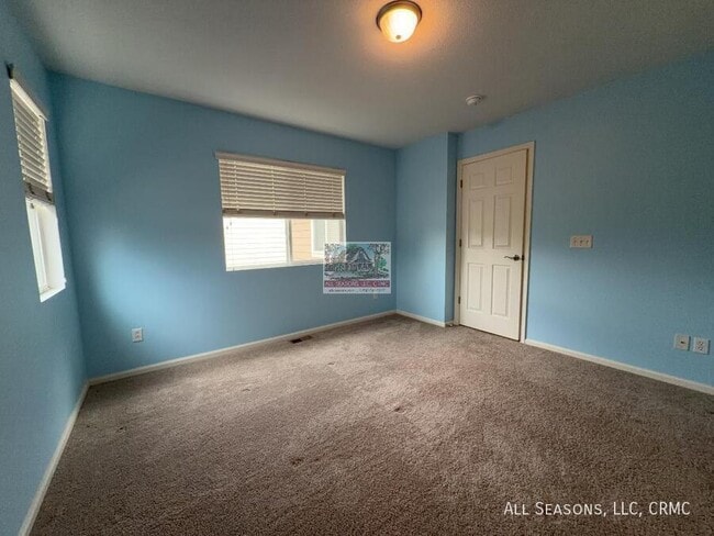 Building Photo - 2520 Sierra Springs Dr