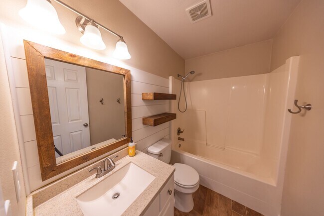 Building Photo - One Level Ranch Home - Three Bedrooms