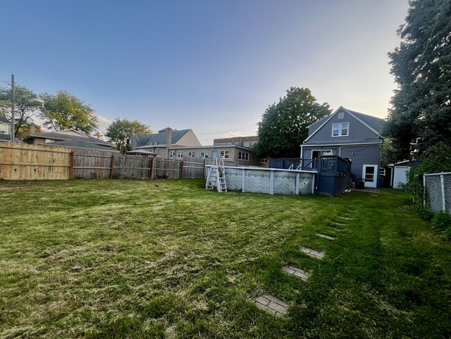 Building Photo - 3523 Maple Ave