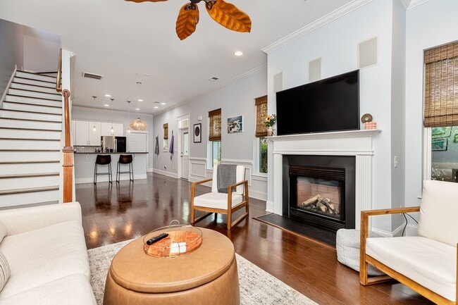 Building Photo - Sweetgrass Square in Market Common