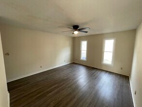 Building Photo - 3323 Christopher Dr NW