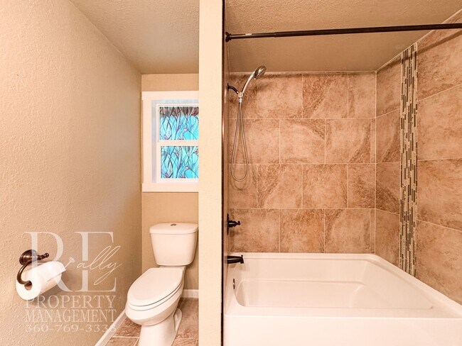 Building Photo - Bright & Spacious Split-Level Home with Gourmet Kitchen, Skylight & Expansive Yard