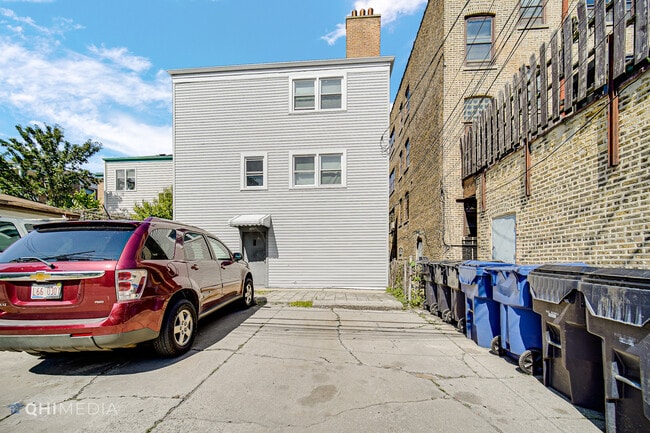 Building Photo - 135 Custer Ave