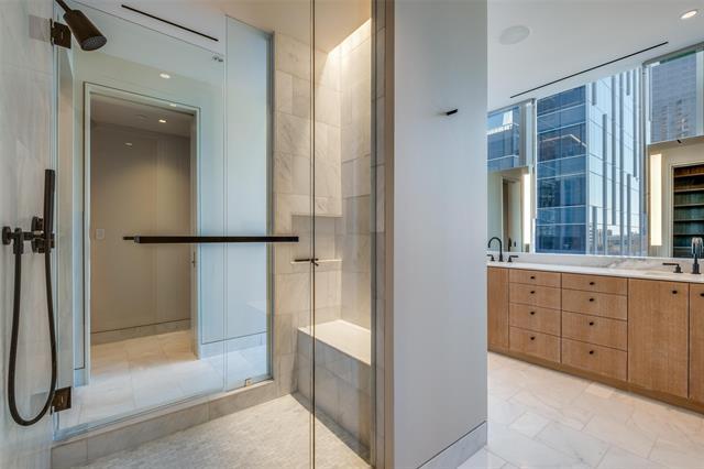 Building Photo - 1747 Leonard St