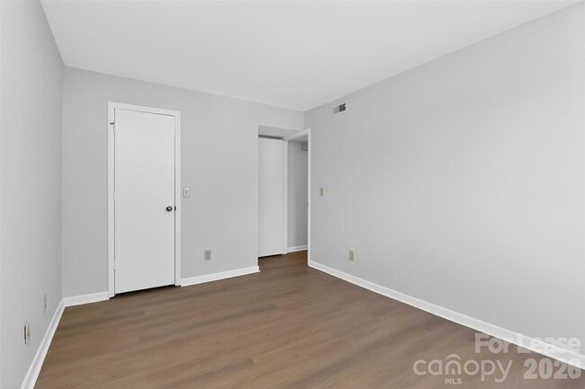 Building Photo - 11029 Harrowfield Rd