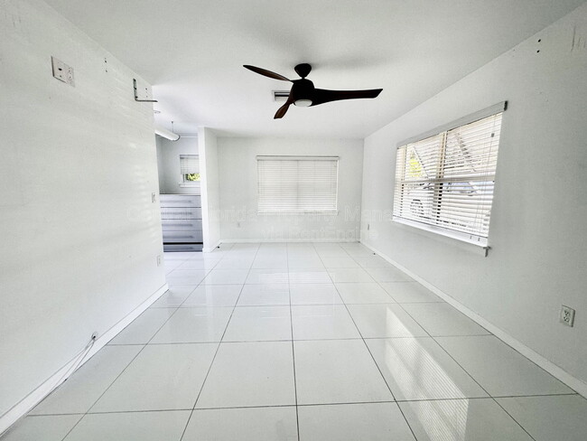 Building Photo - 7210 Seminole Dr