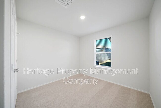 Building Photo - 13721 Crossbow Rdg