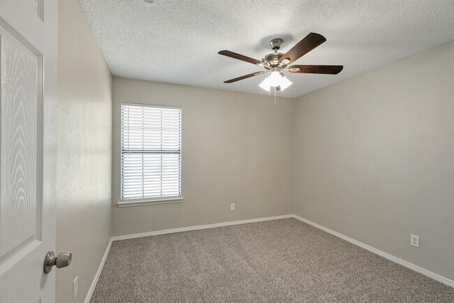 Building Photo - 3709 Bond St