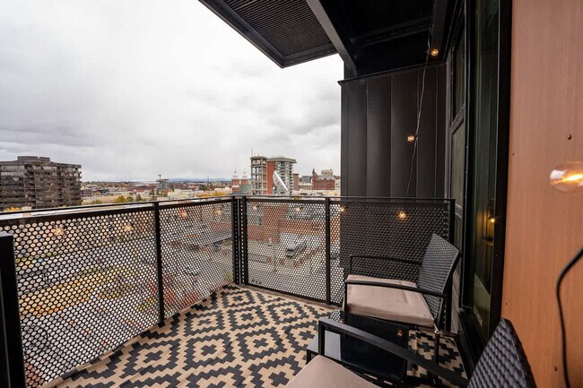 Building Photo - 111 S Adams St