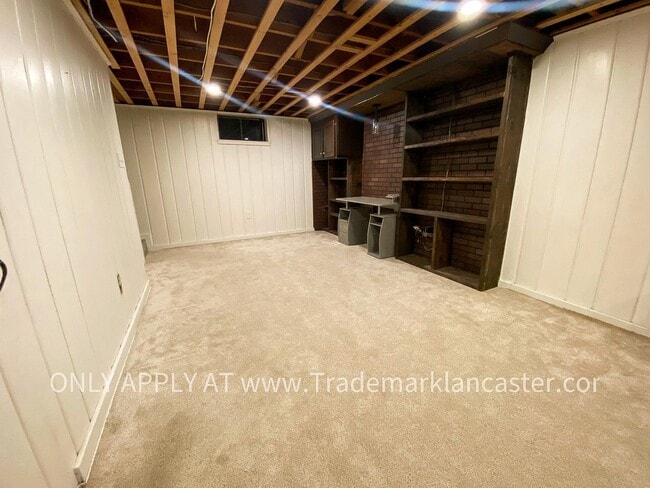 Building Photo - 525 Hilton Dr