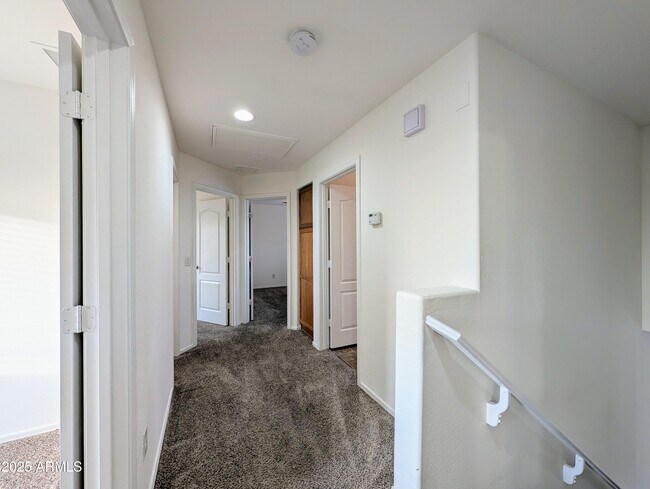 Building Photo - 3848 E Pollack St