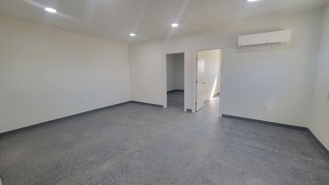 Building Photo - 11228 S Edison Rd