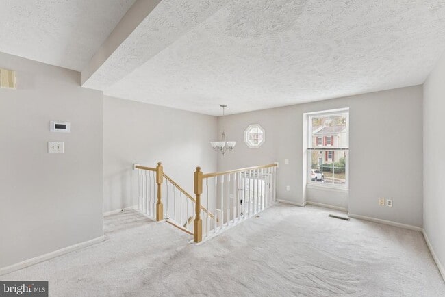 Building Photo - 1581 Woodcrest Dr