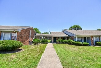 Building Photo - 576 Ellen Powell