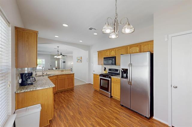 Building Photo - 1421 Cherokee Rose Trail