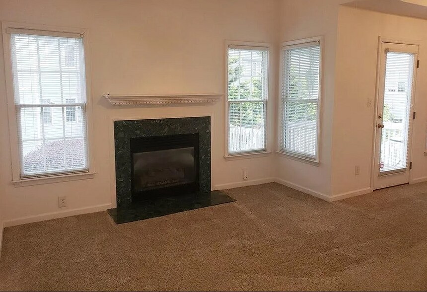 Building Photo - 8231 Hempshire Pl