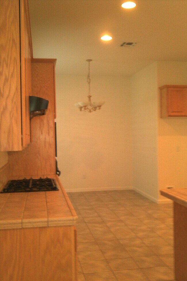 Building Photo - 6503 Kingbird Ct