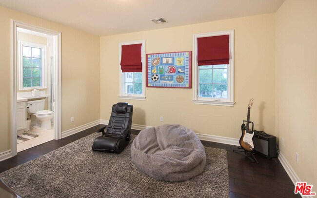 Building Photo - 25531 Prado De Oro