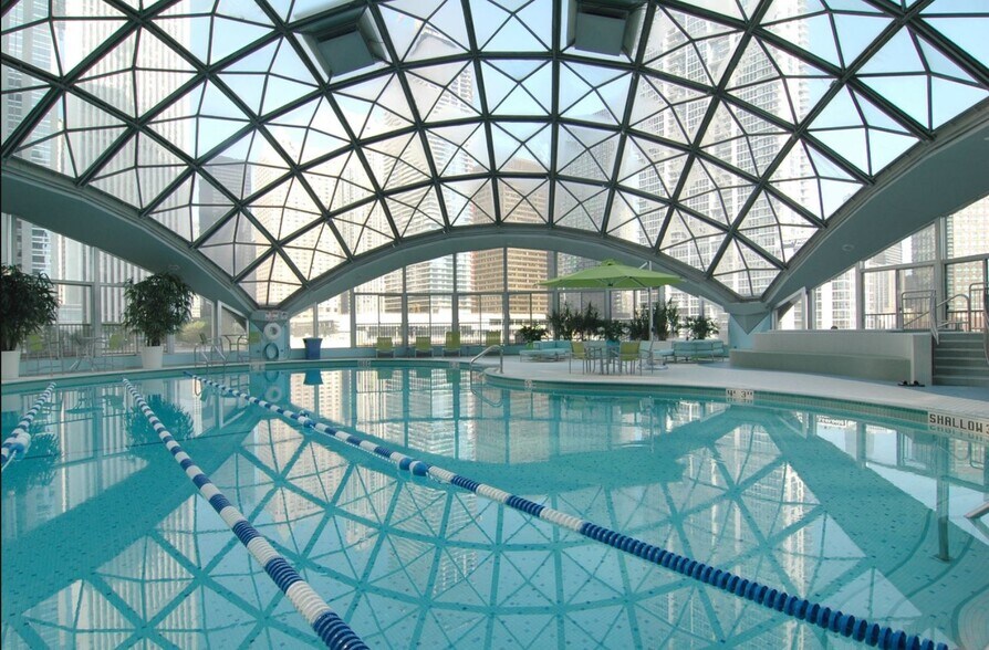 Building Photo - 400 E Randolph St