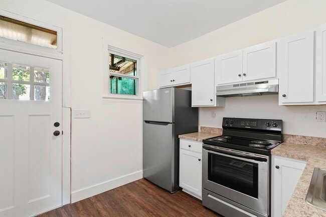 Building Photo - Coming Soon! Spacious 4 Bedroom, 1.5  Bath...