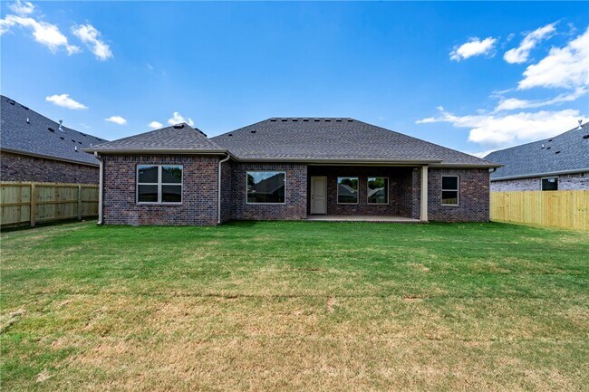 Building Photo - 110 N Banner Ave