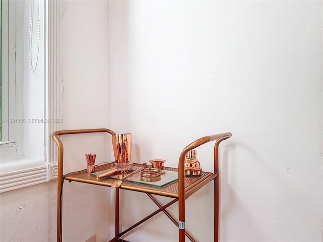 Building Photo - 1419 NE 4th Ct