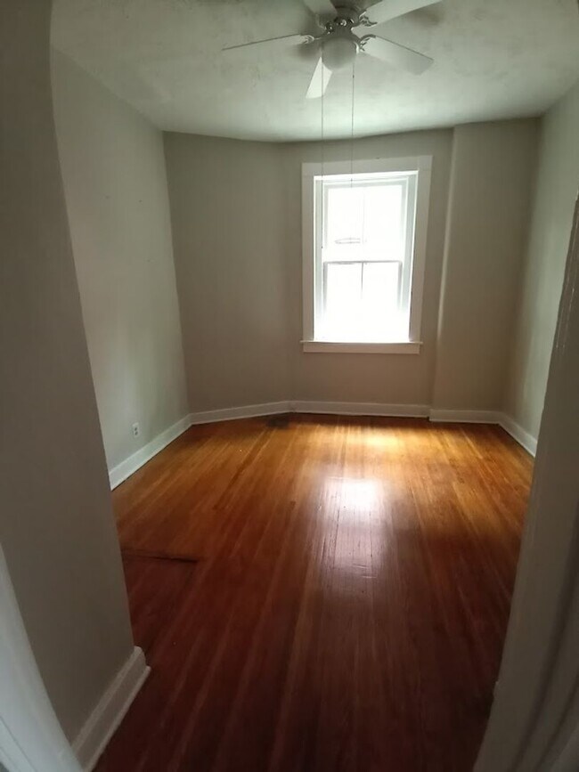 Building Photo - 415 Belgravia Ct