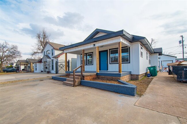 Building Photo - 1008 NW 45th St