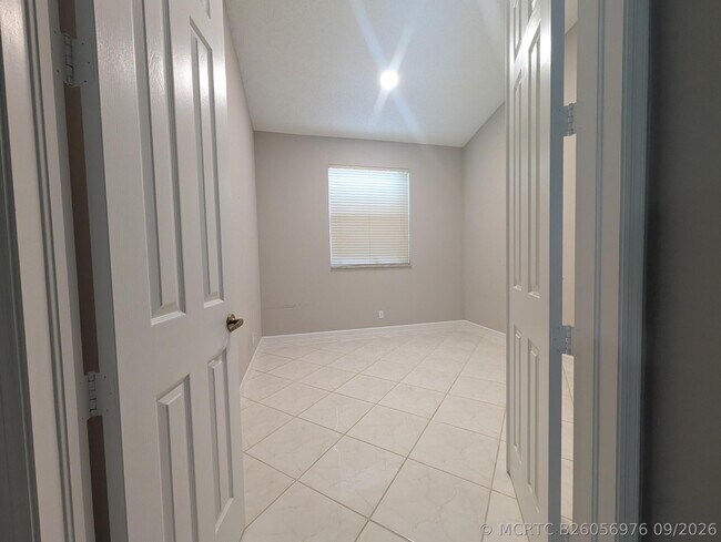 Building Photo - 7628 Eagle Point Dr