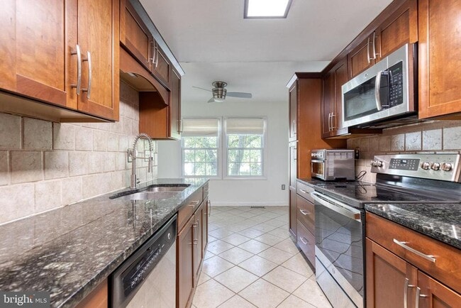 Building Photo - 1640 Mt Airy Ct