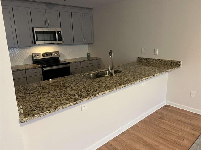 Building Photo - 17 Carey Ct