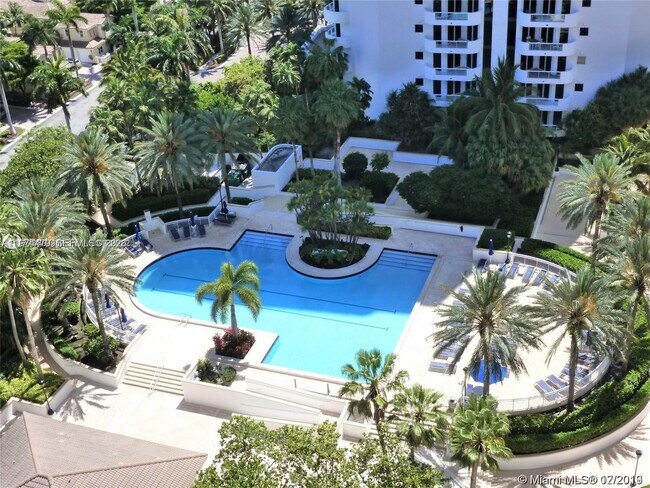 Building Photo - 21205 NE 37th Ave