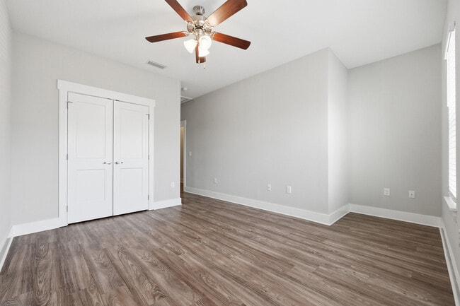 Building Photo - 246 N Sand Palm Rd