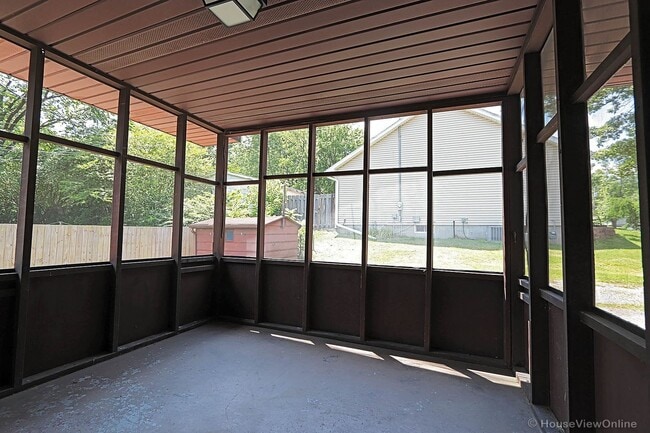 Building Photo - House Close To Campus- Available in July 2026