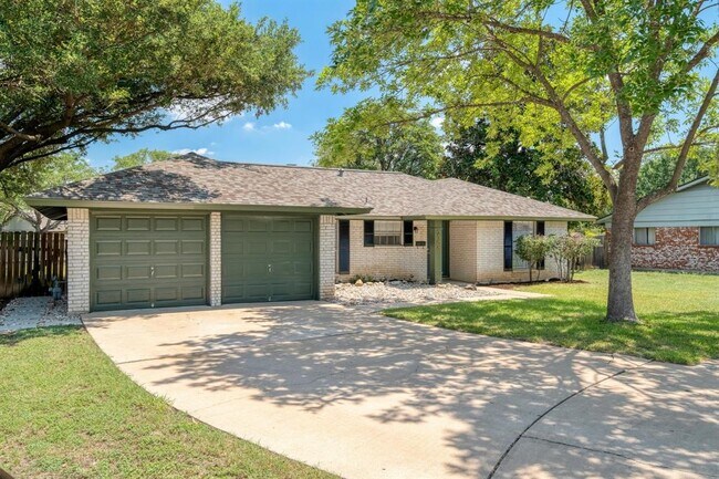 Building Photo - 2306 Berry Hill Cir