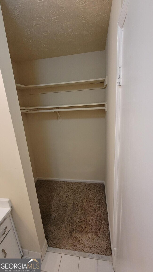 Building Photo - 2462 Lehaven Dr