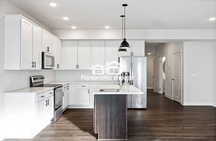Building Photo - 3622 NE Kara Ln