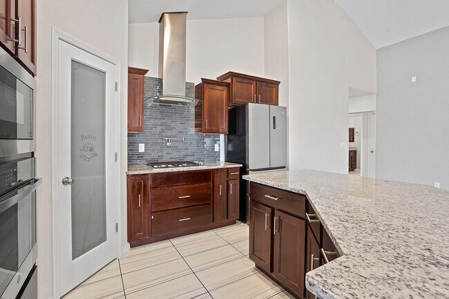 Building Photo - 14925 Tierra Haven Ave