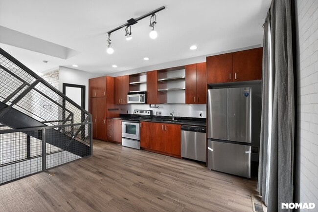 Building Photo - 1273 MacKintosh pknw