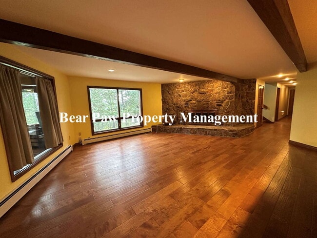 Building Photo - Lovely Home in Soda Creek!!