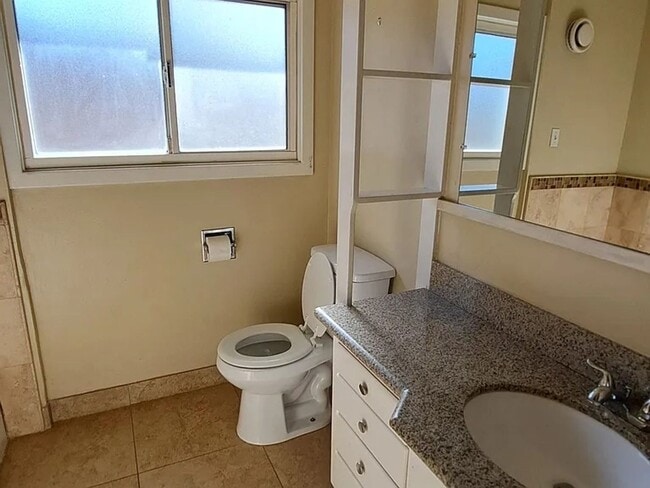 Building Photo - Charming 3BR House in Stockton