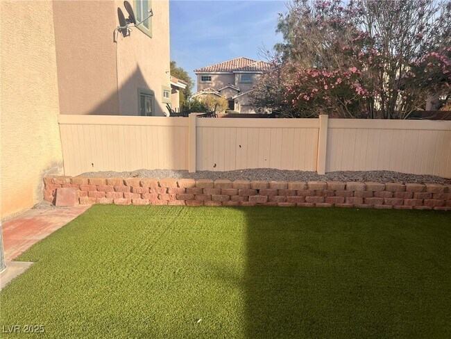 Building Photo - 1755 Little Crow Ave