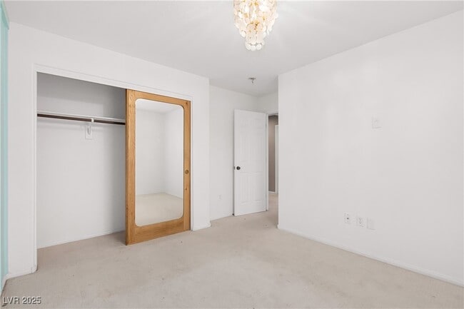 Building Photo - 10589 Cliff Lake St