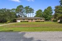 Building Photo - 210 Madeline Dr